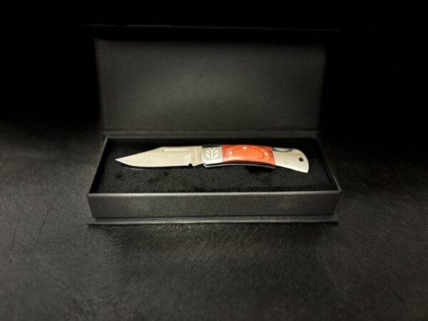 2.5″ Gentleman’s Pocket Knife in Black Card Box - Image 4