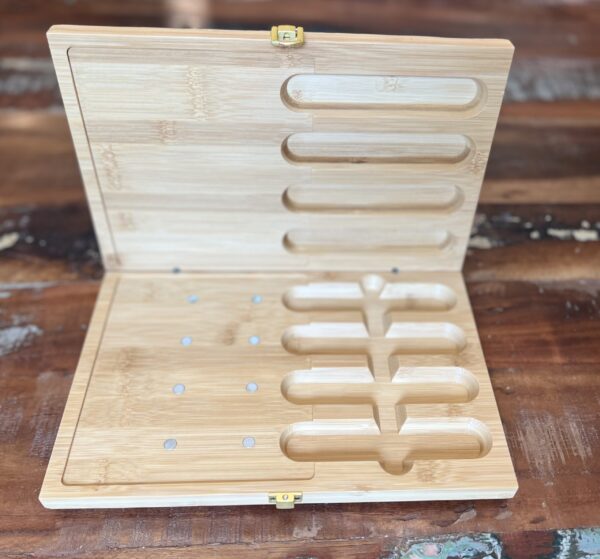 4PC Pro Series Straight Blade Steak/Dining Knives in Magnetic Bamboo Latched Case - Image 2